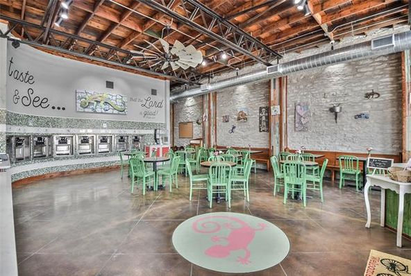 105 W Pearl St, Granbury, TX 76048